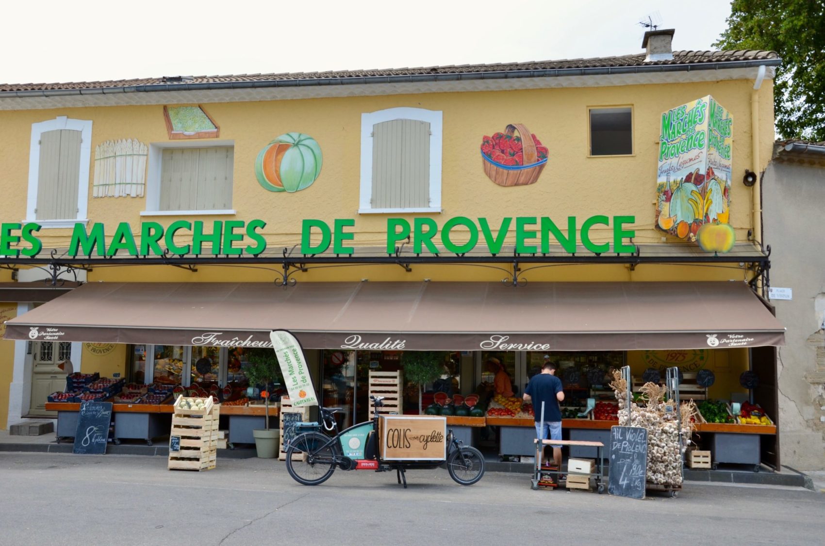 Les_Marches_de_Provence-103-scaled.jpg